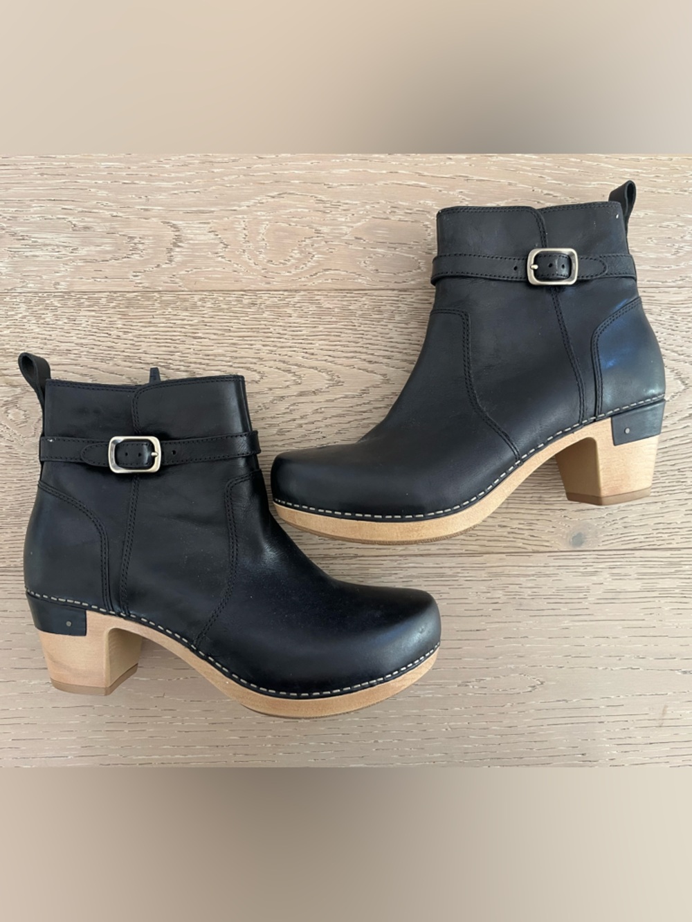 Dansko Anya Clog Boot in Black Sz 40 / 9.5